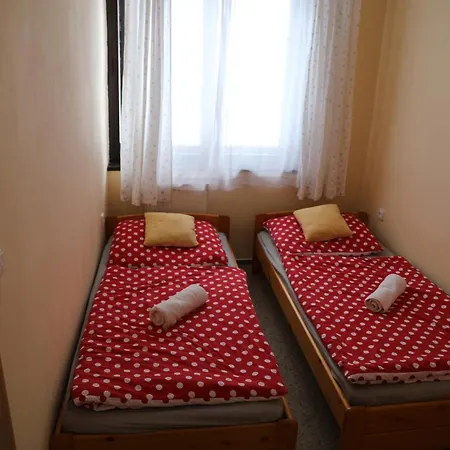 U Fary Dağ evi *